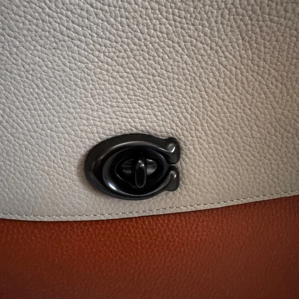 GUC Coach CASSIE Crossbody Bag - Picture 6 of 16